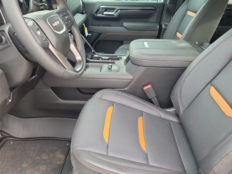 2026 GMC Sierra 3500HD AT4 | Photo 8 of 24