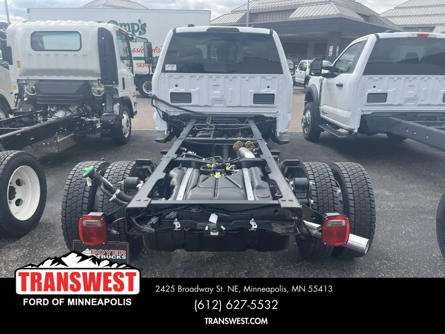 2025 Ford Super Duty F-550 | Photo 11 of 11