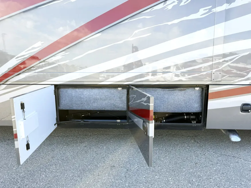 2022 Renegade Valencia 38RB | Photo 31 of 31