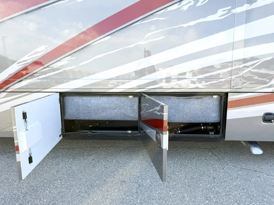 2022 Renegade Valencia 38RB | Photo 31 of 31