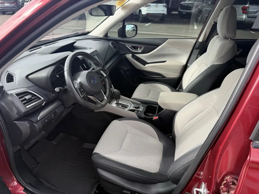 2024 Subaru Forester Premium | Photo 12 of 20