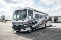 2026 Newmar Bay Star 3225 | Thumbnail Photo 7 of 20