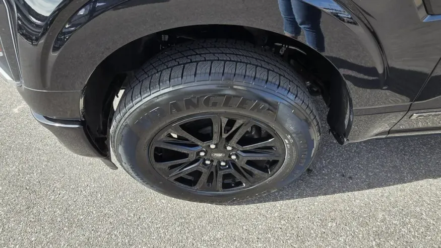 2024 Ford F-150 | Photo 13 of 35