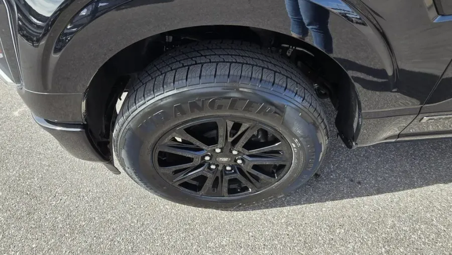 2024 Ford F-150 | Photo 13 of 35