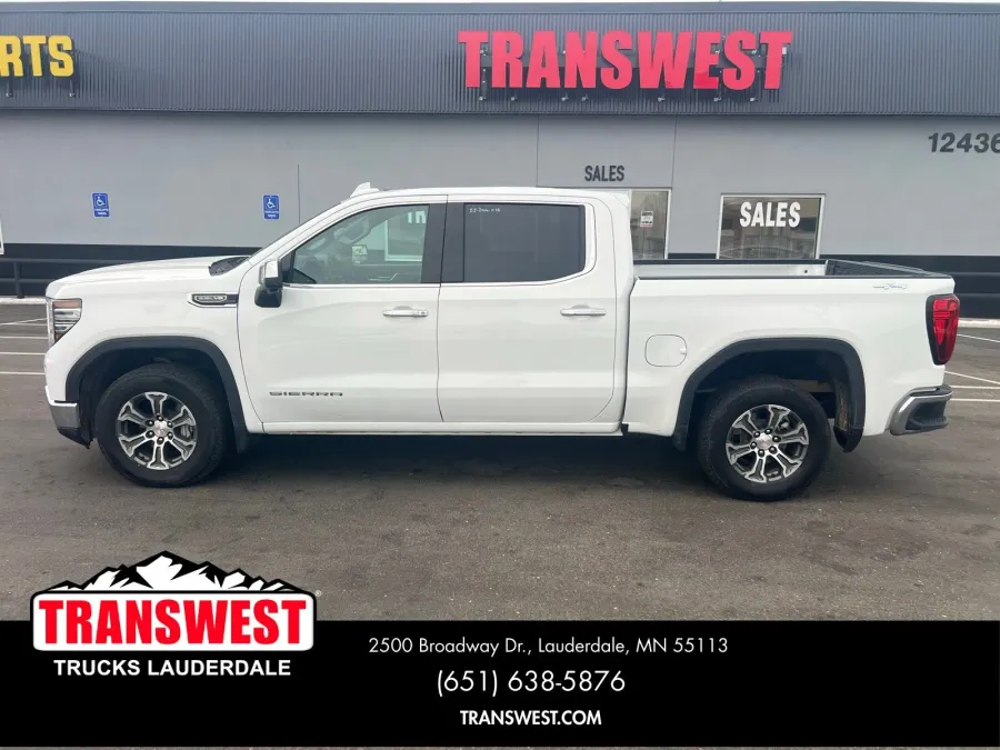 2025 GMC Sierra 1500 SLT | Photo 9 of 16