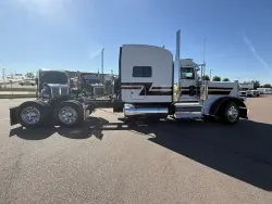 2023 Peterbilt 389 | Thumbnail Photo 5 of 12
