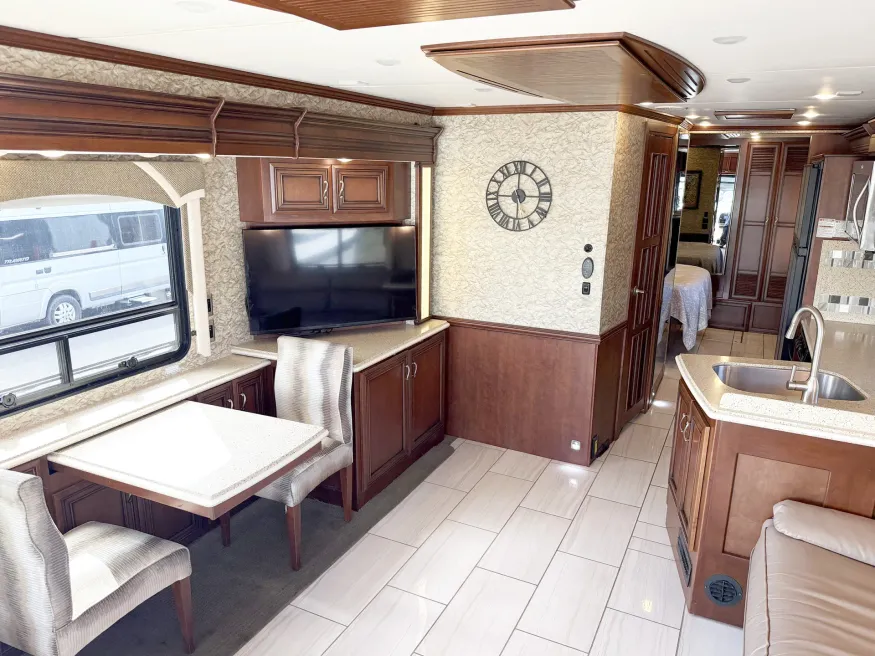 2015 Newmar Ventana 3436 | Photo 5 of 19