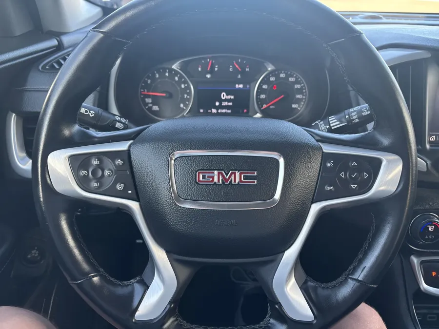 2024 GMC Terrain SLT | Photo 19 of 21