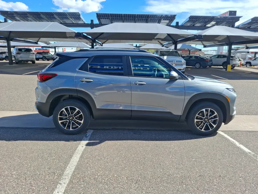 2026 Chevrolet Trailblazer LT | Photo 5 of 19