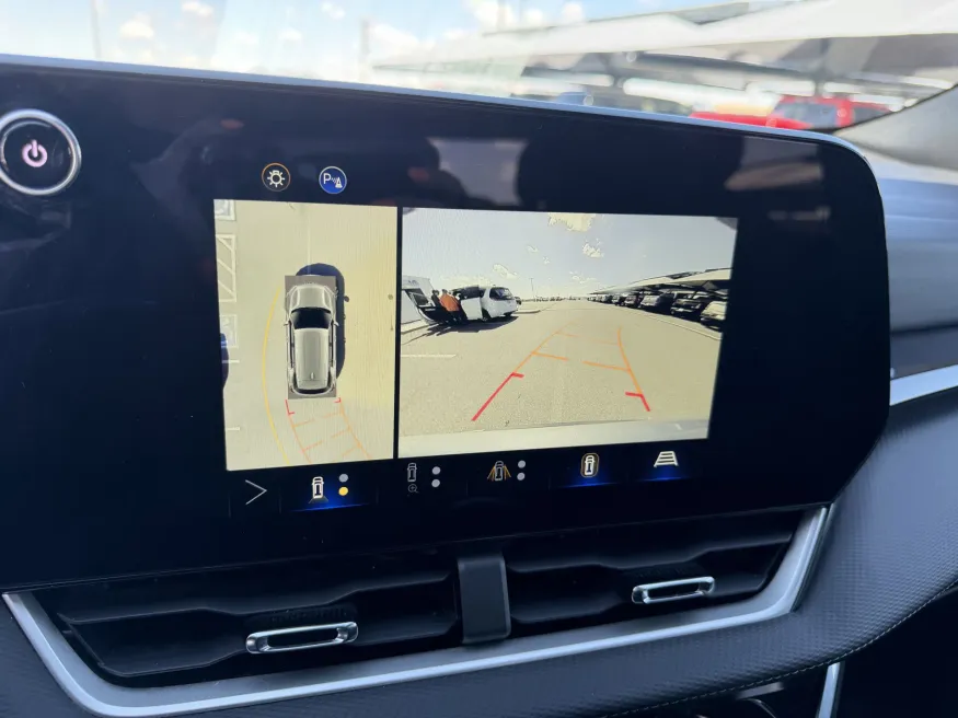 2025 Chevrolet Equinox AWD LT | Photo 17 of 18