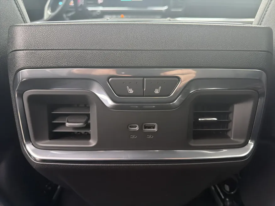 2026 Chevrolet Silverado 3500HD LTZ | Photo 10 of 22