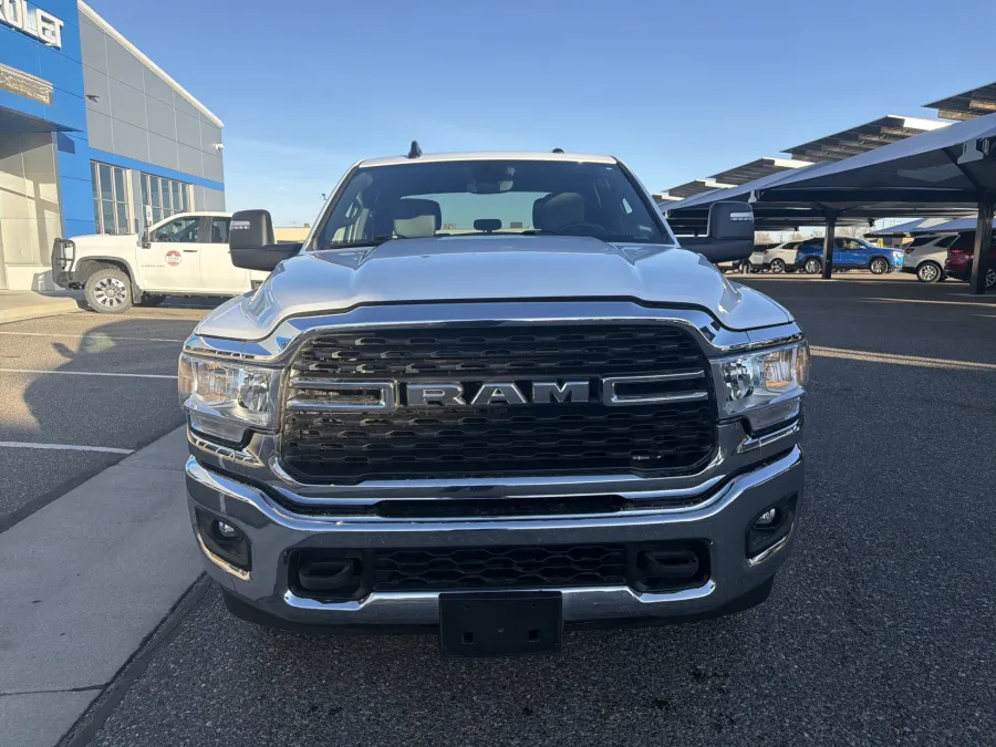 2024 RAM 2500 Big Horn | Photo 7 of 19