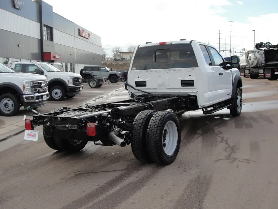 2026 Ford F550 | Photo 6 of 12