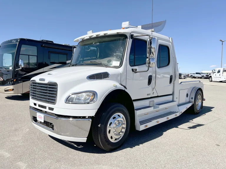 2009 Freightliner M2 106