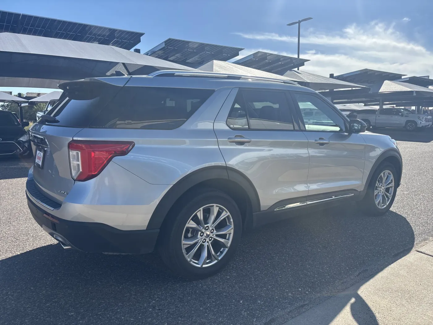 2024 Ford Explorer Limited | Photo 4 of 22