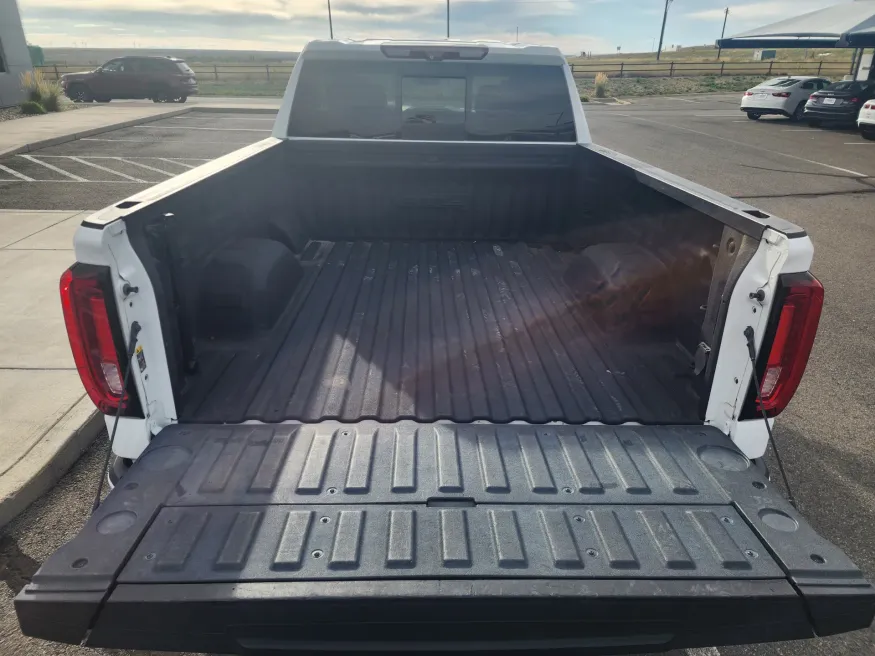 2020 GMC Sierra 1500 AT4 | Photo 7 of 28