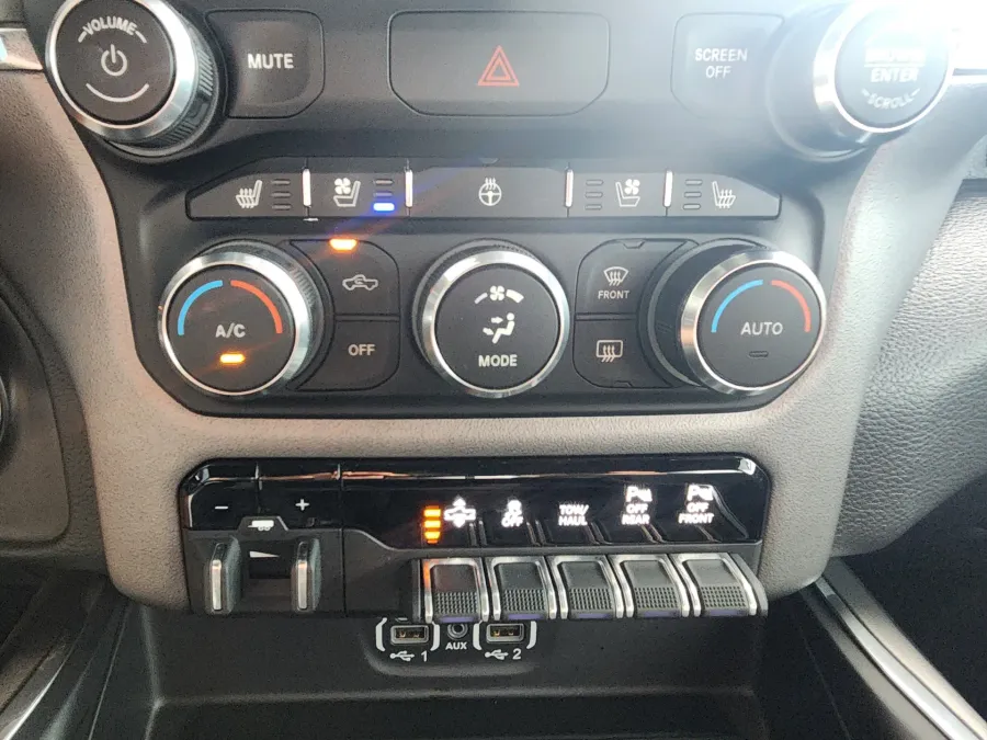 2022 RAM 1500 Laramie | Photo 14 of 32