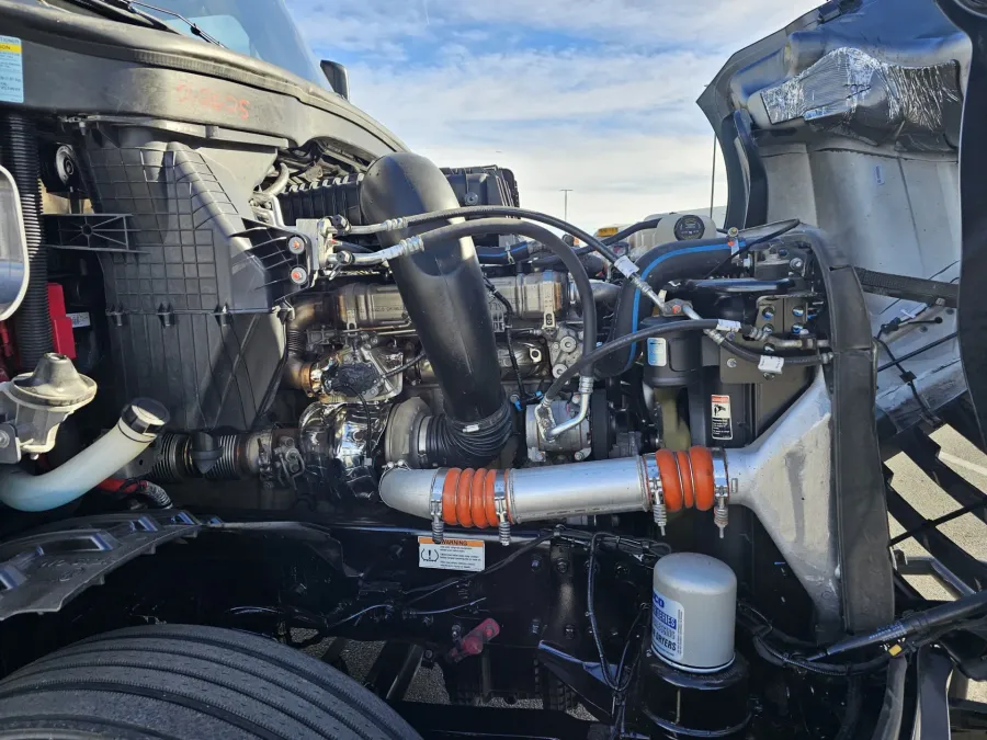 2024 Freightliner Cascadia | Photo 9 of 22