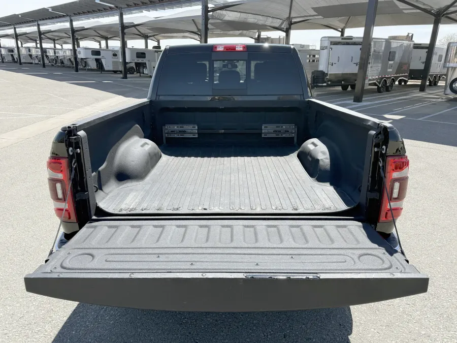 2019 RAM 2500 Laramie Longhorn | Photo 14 of 21