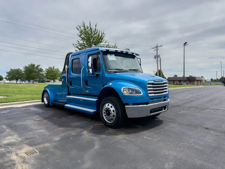 2024 Freightliner M2 106 Bolt | Photo 5 of 13