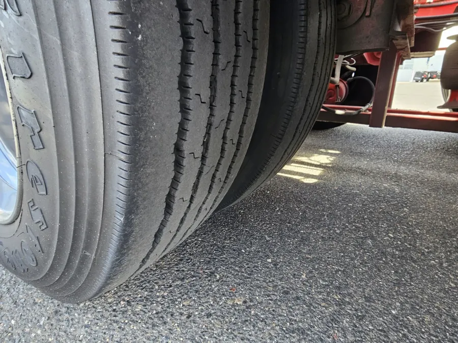 2020 Peterbilt 389 | Photo 15 of 35