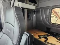 2023 Peterbilt 389 | Thumbnail Photo 19 of 21