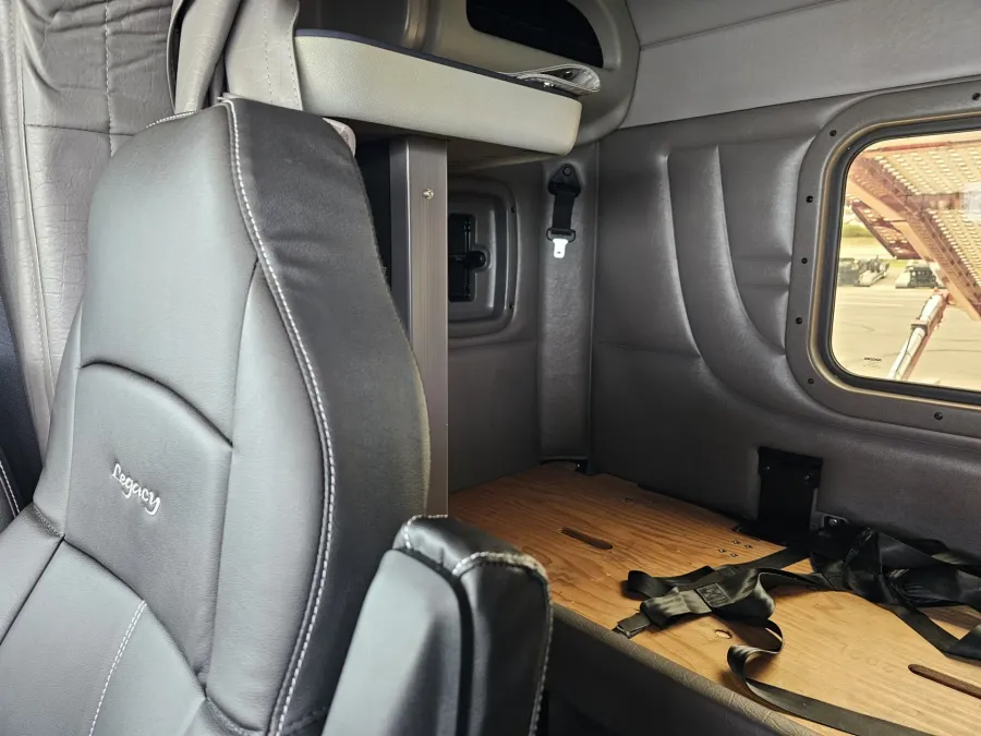 2023 Peterbilt 389 | Photo 19 of 21