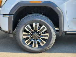 2025 GMC Sierra 3500HD Denali Ultimate | Thumbnail Photo 21 of 32