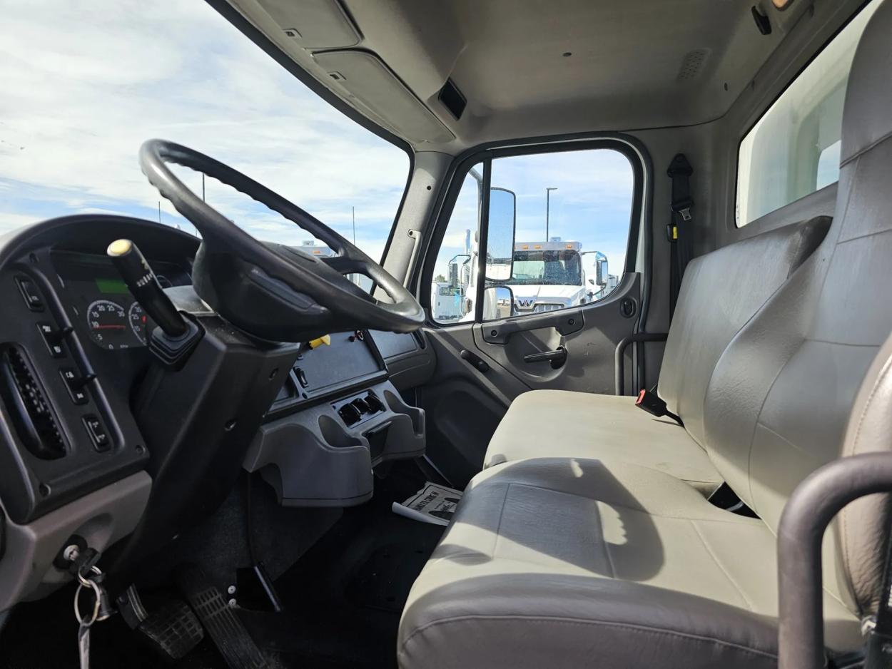 2018 Freightliner M2 106 | Photo 20 of 37