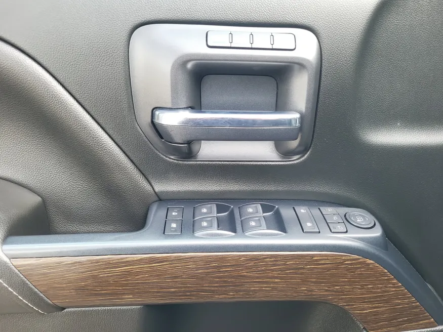 2018 GMC Sierra 2500HD Denali | Photo 10 of 23