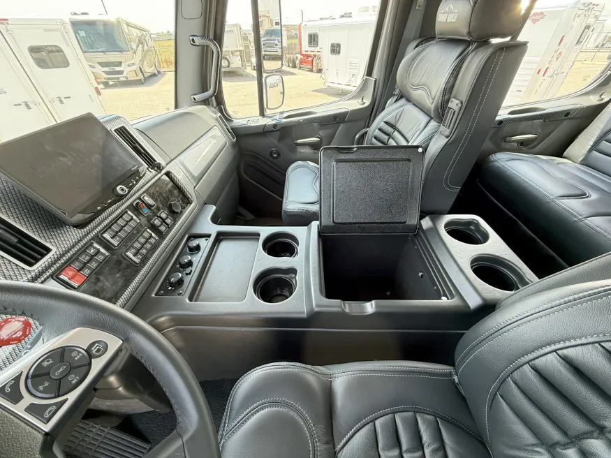 2025 Freightliner M2 106 Plus Summit Hauler | Photo 10 of 26