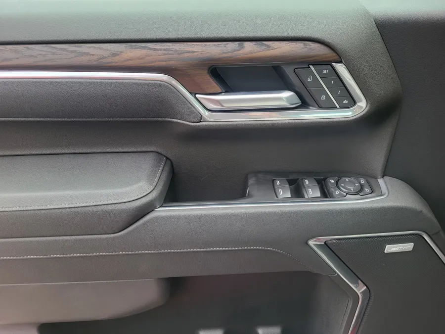 2026 GMC Sierra 1500 SLT | Photo 19 of 26