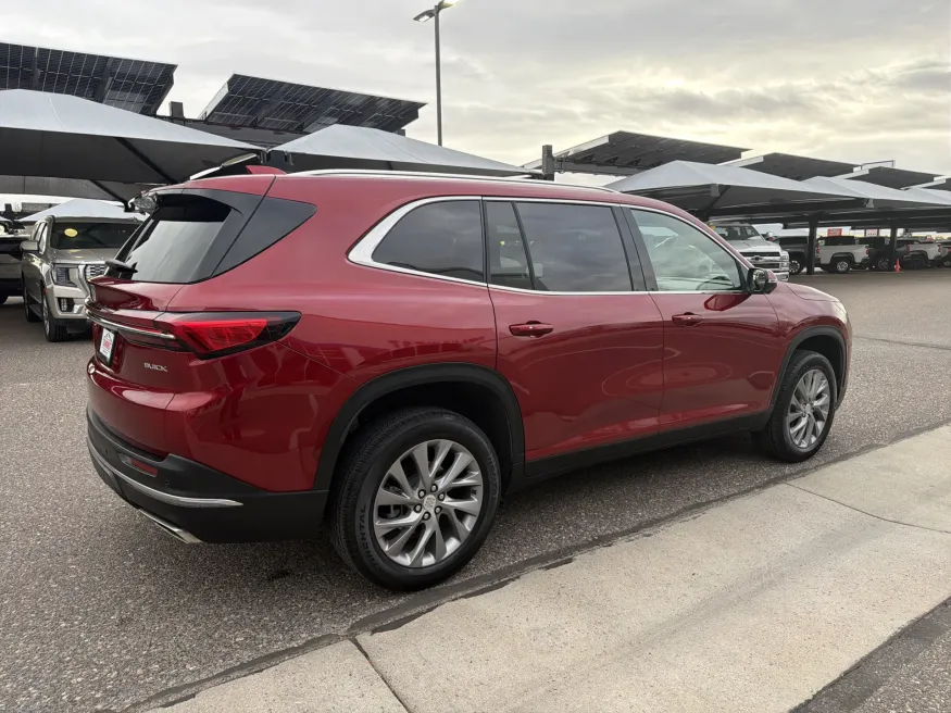 2025 Buick Enclave Preferred | Photo 4 of 24