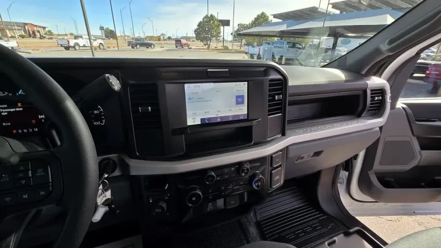 2026 Ford Super Duty F-600 | Photo 22 of 25