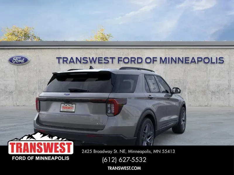 2026 Ford Explorer ST-Line | Photo 7 of 23