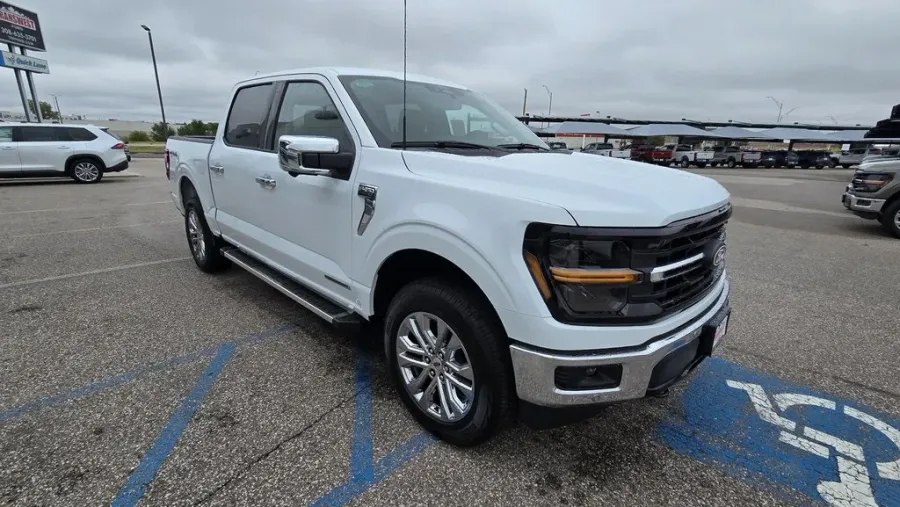 2025 Ford F-150 | Photo 3 of 29