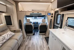 2026 Tiffin Wayfarer 25XLW | Thumbnail Photo 9 of 20