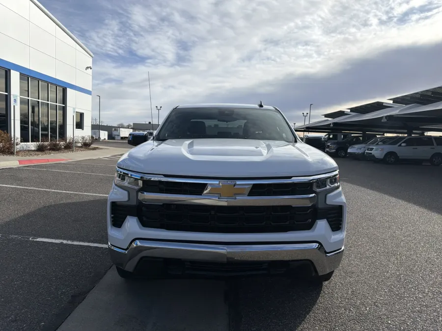 2025 Chevrolet Silverado 1500 LT | Photo 7 of 19