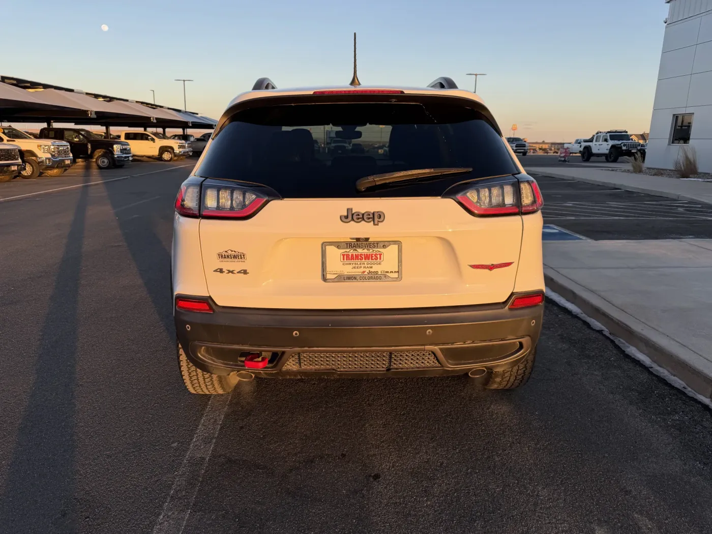 2020 Jeep Cherokee Trailhawk | Photo 2 of 15