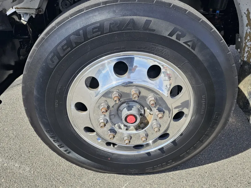 2019 Peterbilt 367 | Photo 13 of 19