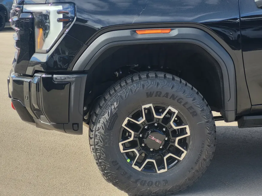 2026 GMC Sierra 2500HD AT4X | Photo 8 of 33