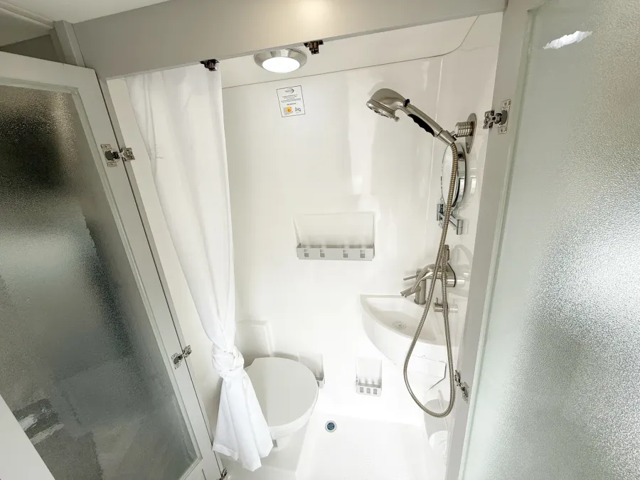 2025 Coachmen Beyond 22D | Photo 9 of 13