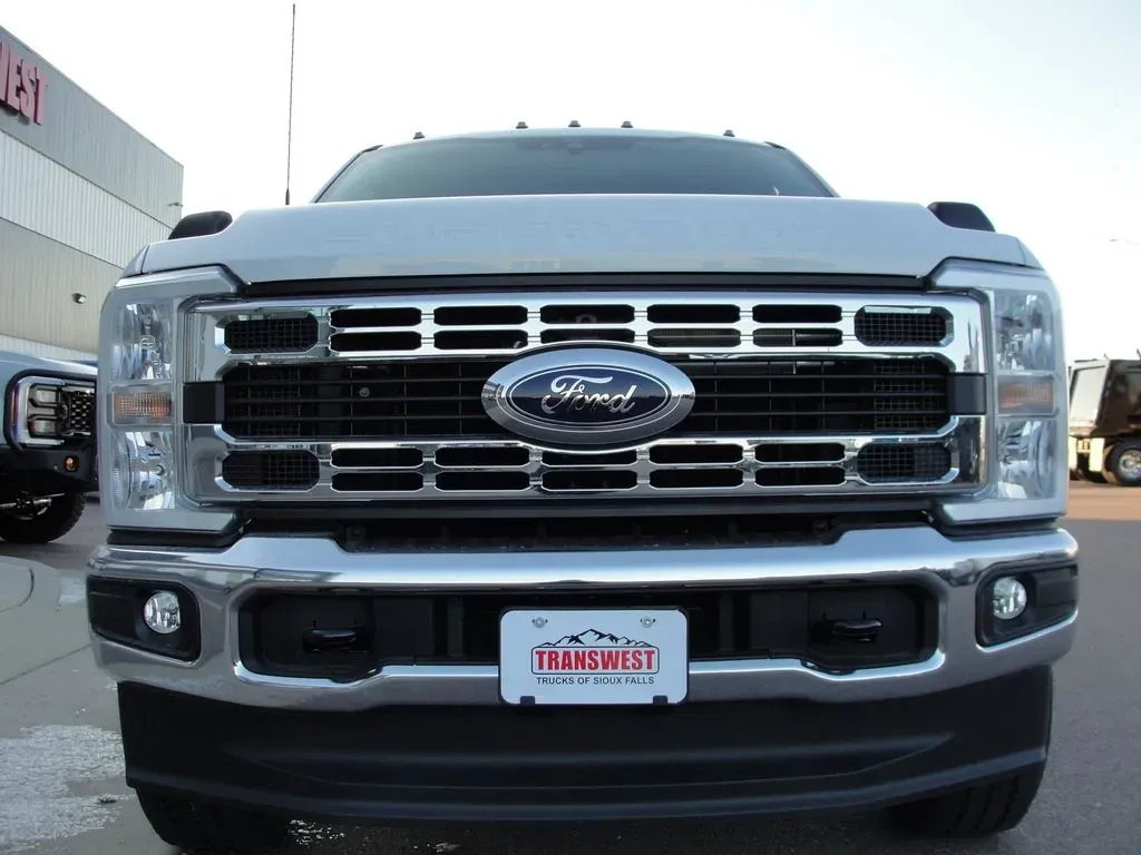 2026 Ford Super Duty F-350 XLT | Photo 4 of 14