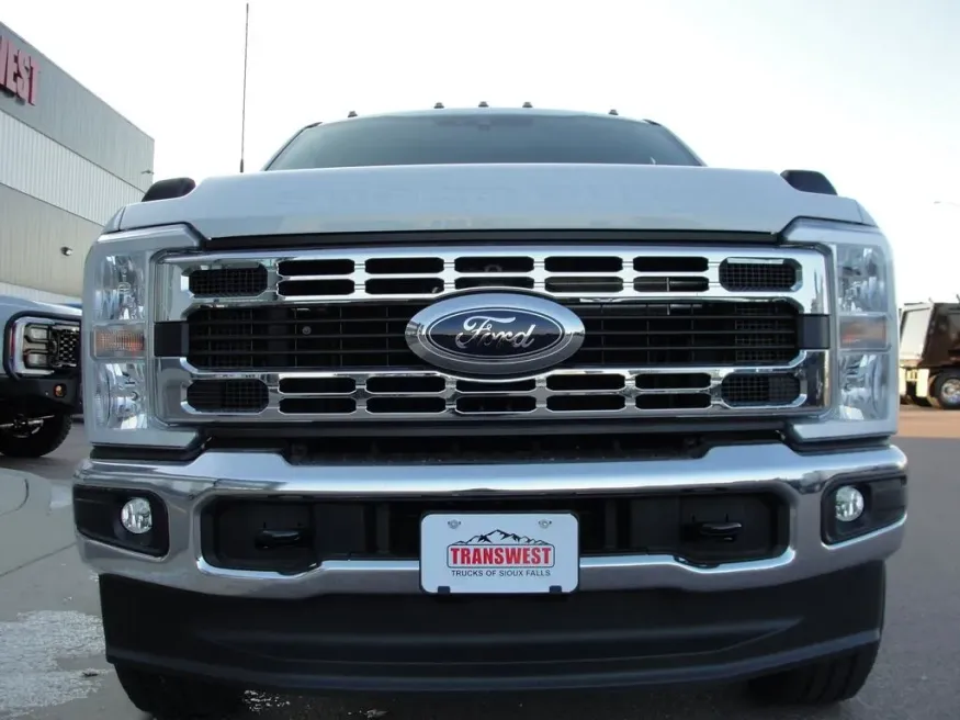 2026 Ford Super Duty F-350 XLT | Photo 4 of 14