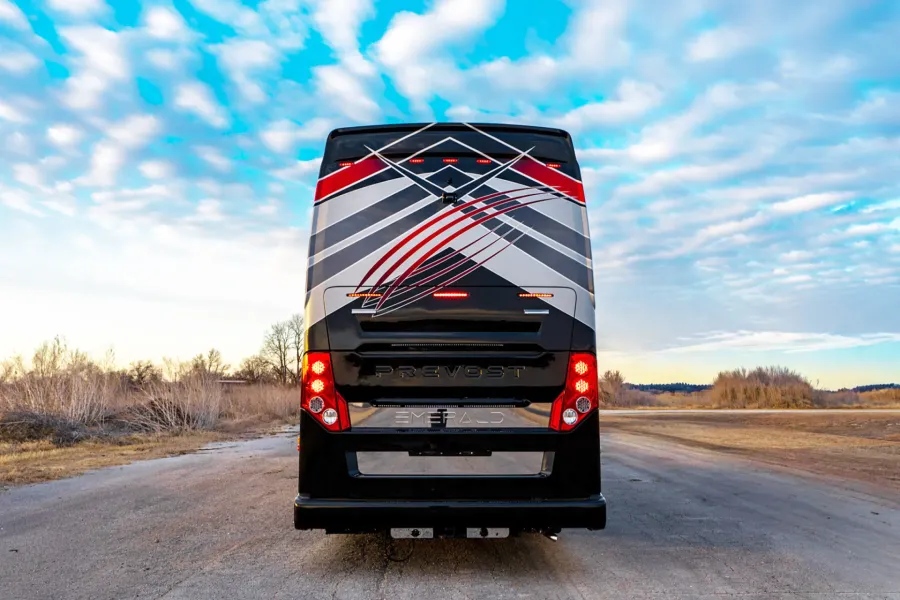 2026 Emerald Luxury Coaches Prevost H3-45 Triple Slide | Photo 15 of 20
