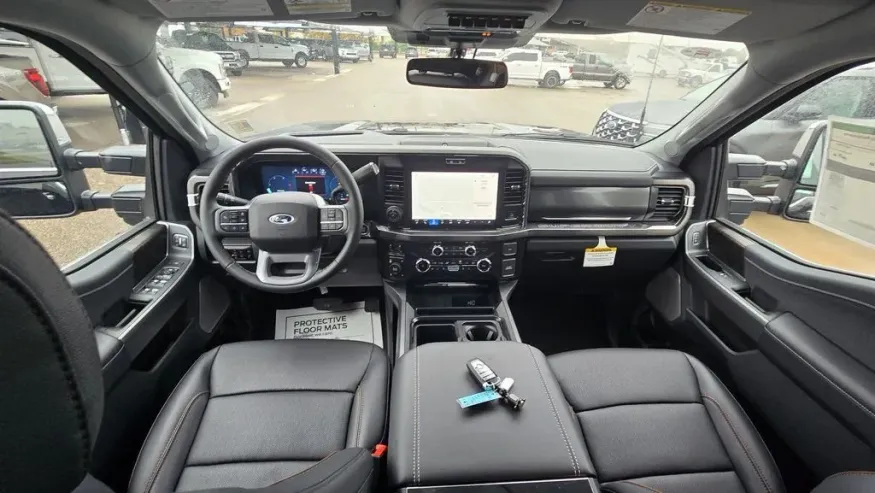 2026 Ford Super Duty F-250 | Photo 31 of 35