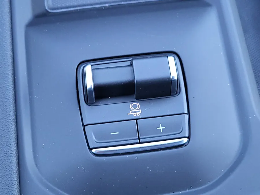 2026 GMC Sierra 2500HD AT4 | Photo 19 of 32