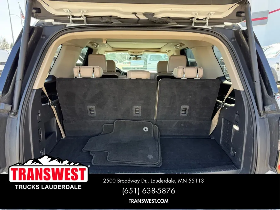 2024 Ford Expedition Limited | Photo 10 of 22