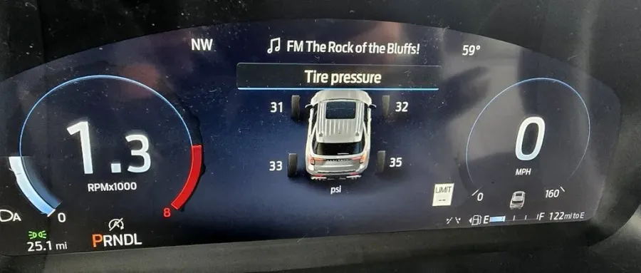 2025 Ford Explorer | Photo 20 of 35