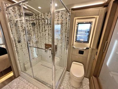 2023 Newmar King Aire 4531 | Thumbnail Photo 30 of 45